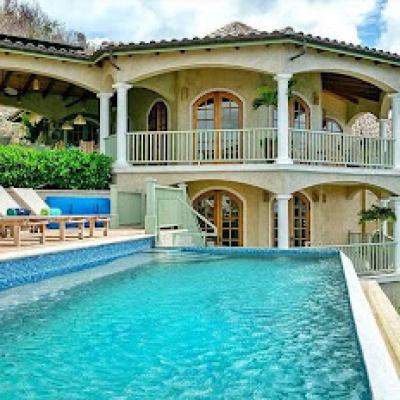 EauSea: New Luxury Villa! Pool! Full AC! Pool Table!