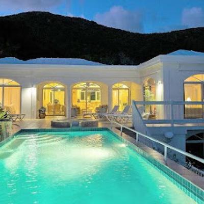 Waterfall: Pool! AC! Amazing Views!